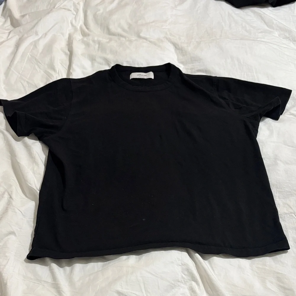 Sold out NYC  Black Women's Short Sleeve Tee - Picture 2 of 8